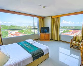 K Park Grand Hotel - Bang Kung