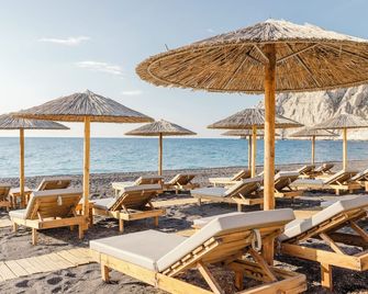 Santorini Crystal Blue - Kamari - Ranta
