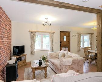 Drovers Cottage - Petersfield - Living room