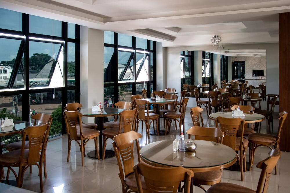 Hotel Universal - Santarém - Restaurace