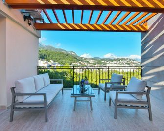 Apart Hotel M S Katunjanin - Herceg Novi - Balcony