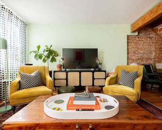 Wyatt's Saloon | Guest House 2 - Baltimore - Sala de estar