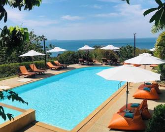 Bakantiang Resort - Ko Lanta - Pool