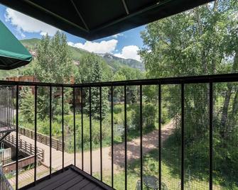 Sleep Six in This Private Lofted Room With a Kitchenette - Telluride - Balcony