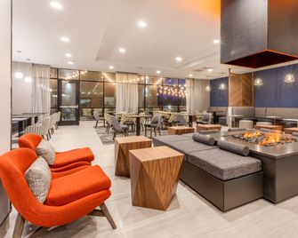 Holiday Inn & Suites Cedar Falls-Waterloo Event Ctr by IHG - Cedar Falls - Restaurante