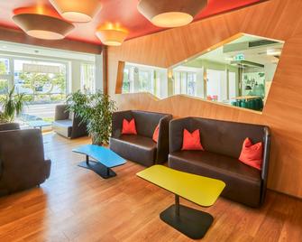 B&B Hotel Aschaffenburg - Aschaffenburg - Obývací pokoj