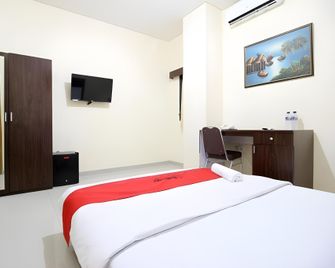 RedDoorz @ Swakarya Kaliurang - Depok - Habitación