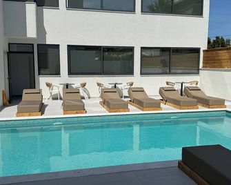 Mono Alex Kallithea - Moles Kalives - Pool
