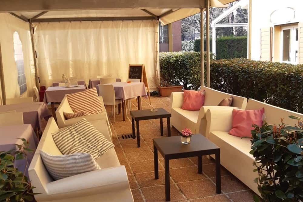 Corte Degli Estensi thumbnail 3