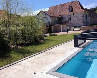 Charming renovated stone house in the countryside with indoor swimming pool - Thégra - Pool