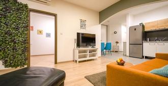 Vesna Convenient Apartment - Bratislava - Living room