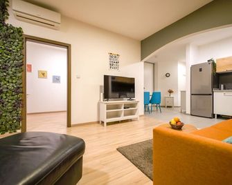 فيسنا كونفينينت أبارتمنت باي تشورز - براتيسلافا - غرفة معيشة