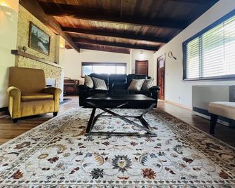 Pacific Sands Vacation Home - Fort Bragg - Sala de estar