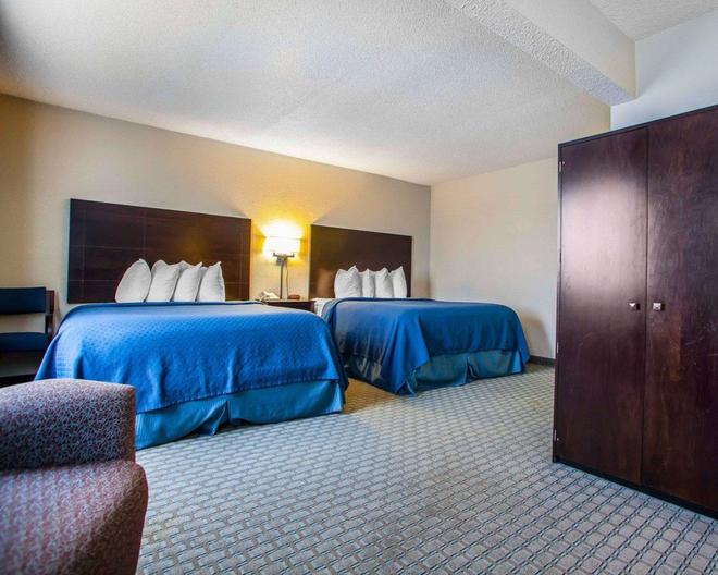 Quality Inn Suites 78 1 0 2 Ankeny Hotel Deals Reviews
