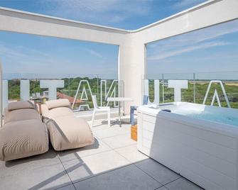 Unico Hotel Caorle - קאורלה - מרפסת