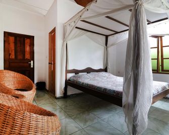 Bagus Bay Guest House - Tuktuk Sonak - Habitación