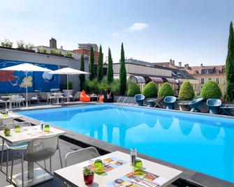 Novotel Metz Centre - Metz - Bể bơi