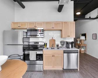 Upscale Apartment Suite - Close to Everything - Spokane - Kitchen