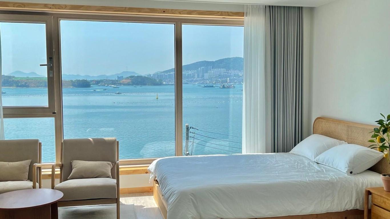 Yeosu Solstay Hostel