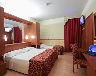Felix Hotel - Montecchio Maggiore - Schlafzimmer