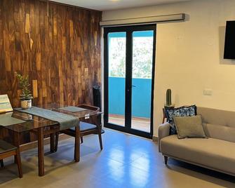 Study In The Center Of Todos Santos - Todos Santos - Living room