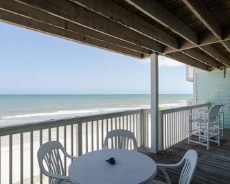 Spacious ocean front condo in Ocean Dunes! - Kure Beach - Balcony