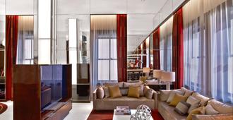 The Joule - Dallas - Living room