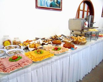 Hotel São Luiz - Águas de Lindóia - Buffet