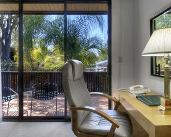 Dinah's Garden Hotel - Palo Alto