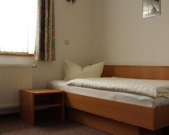 جاستهاوس تسوم فيلسنكيلر شتيجرثال - نوردهاوسين - غرفة نوم