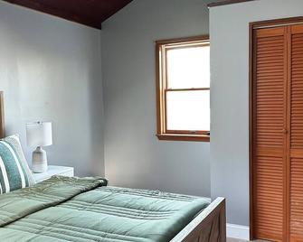 3-bedroom house in marvelous Goshen. Luxury cabin vibes for your getaway. - Goshen - Dormitor