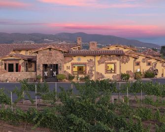 Patio, Soaking Tub & Trails | The Casita on 12-Acre Temecula Vineyard Estate - Temecula - Building