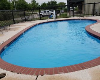 Lone Star Inn - Decatur - Piscina
