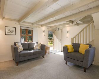 The Annex - Trewolla Cottage - Newquay - Living room