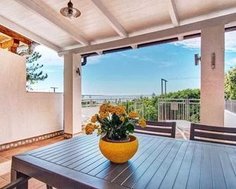 Apartment Mateo - Miholascica - Balcón
