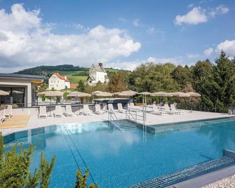 Vitalzeit Hotel Weber - Bad Schoenau - Pool