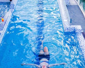 Hotel Fina - Tabaco - Piscina