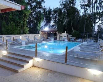 Giardini Sausari Residence - Punta Prosciutto - Piscina
