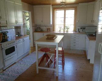 Torp Källtorp B&B - Kisa - Cocina