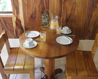 Monteverde Romantic Cabaña - Monteverde - Dining room