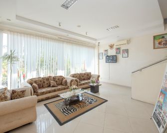 OYO 1164 Edotel Mahligai By Smkn 2 Tanjung Pinang - Tanjung Pinang - Lobby