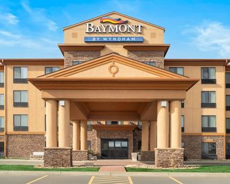 Baymont Inn & Suites by Wyndham Sturgis - Sturgis - Будівля