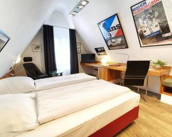 Hotel Reinhardts - Bietigheim-Bissingen - Slaapkamer