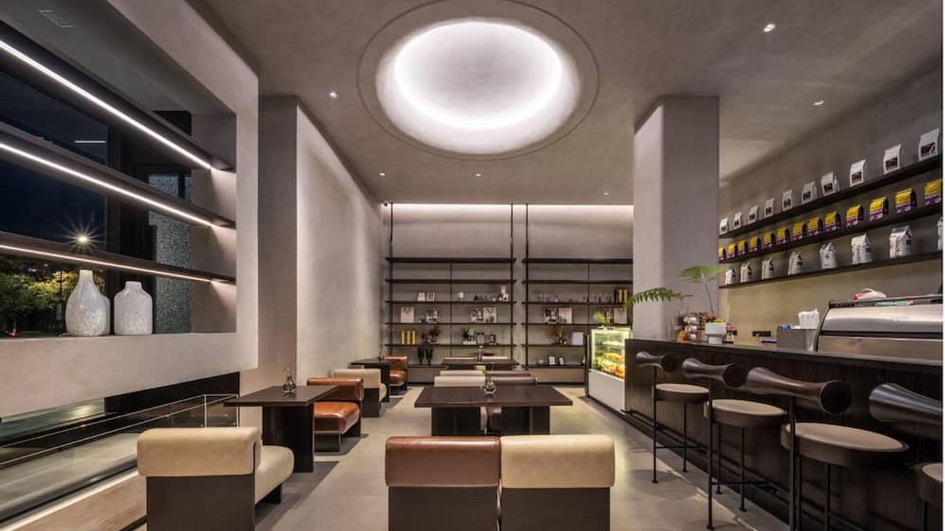 Yiwu Byland World Hotel