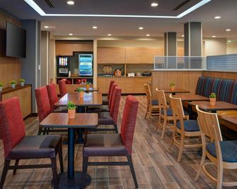 TownePlace Suites by Marriott Grand Rapids Airport - Grand Rapids - Restaurante