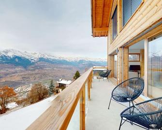 Chalet in Les Agettes with terrace - Vex - Balcón