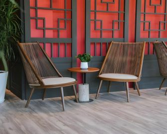 록시 호텔 시니아완 - 바우 - 파티오