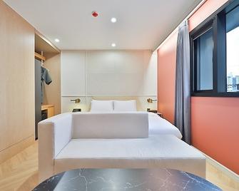 Busan H-Avenue Hotel Seomyeon Station - Busán - Habitación