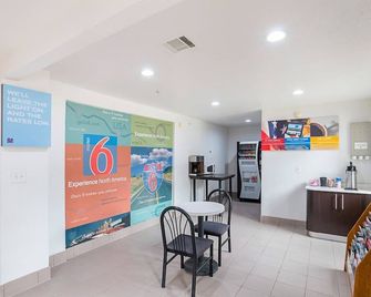 Motel 6-Grand Prairie, Tx - Near Six Flags Drive - Grand Prairie - Lobby