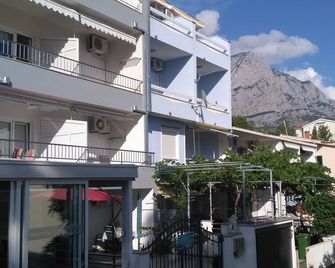 Sea view Apartment for 2-3 people - family - Башка-Вода